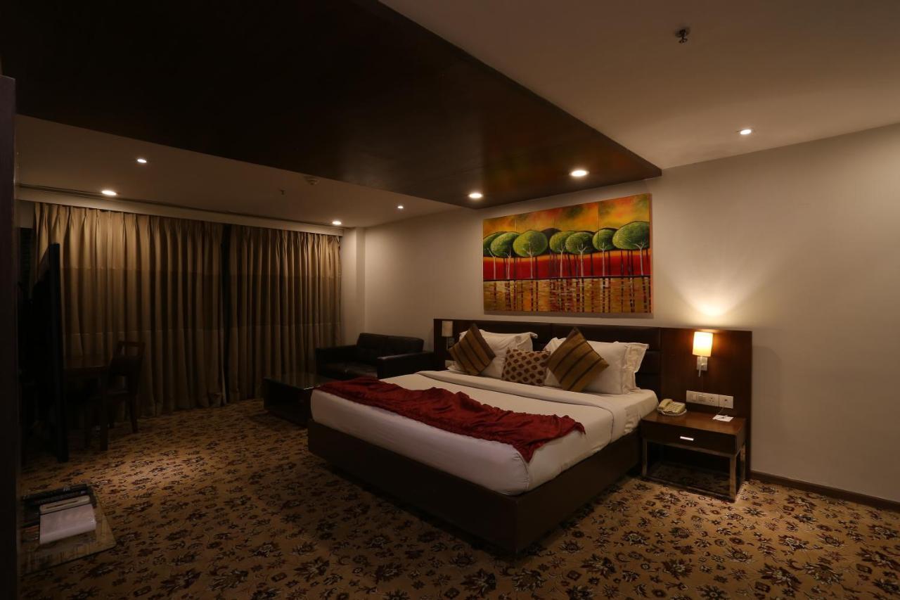 Ymca International Centre Hotel Ахмедабад Екстериор снимка
