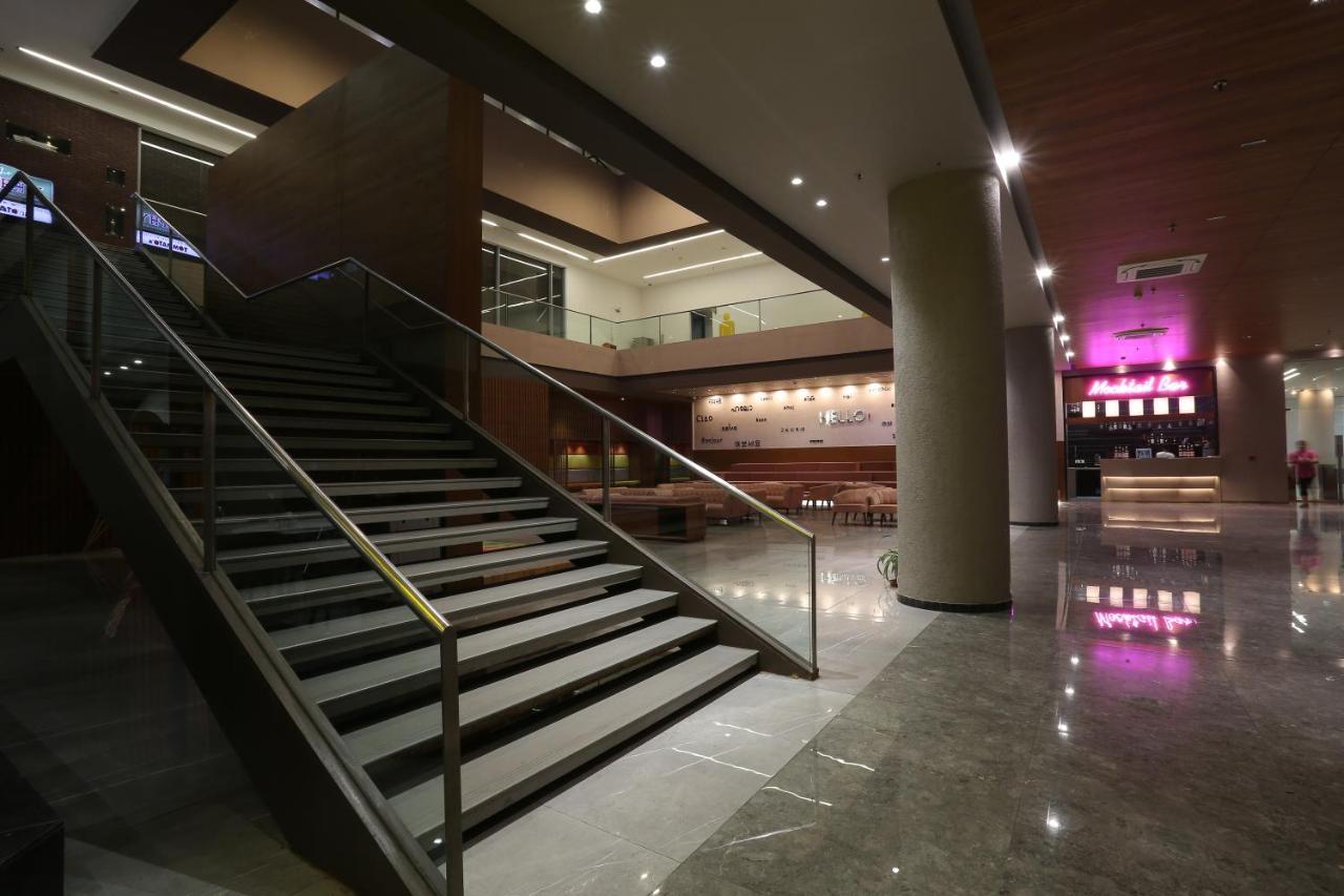 Ymca International Centre Hotel Ахмедабад Екстериор снимка