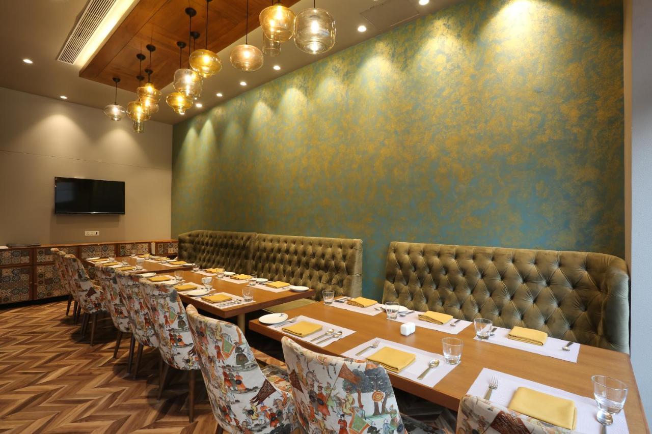Ymca International Centre Hotel Ахмедабад Екстериор снимка